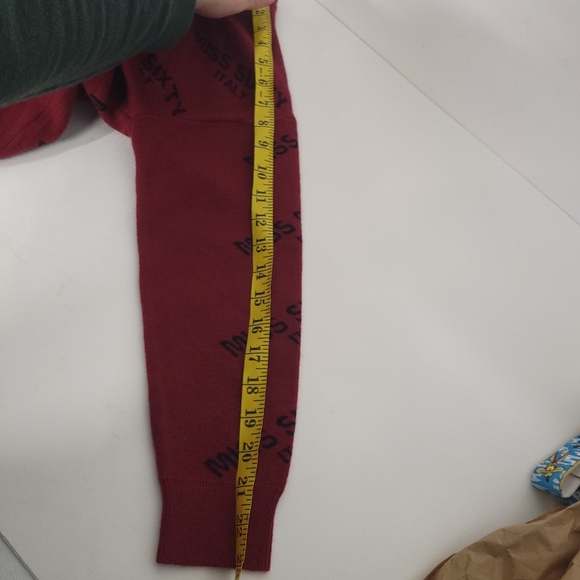 Sadie Lover Raspberry V Neck Sweater, size small - Picture 11 of 12